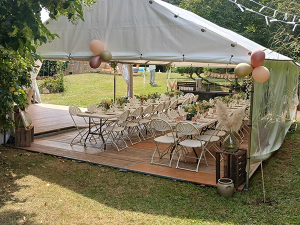 TABLES-RONDES-10P-+-CHAISES-BOSTON-(1)